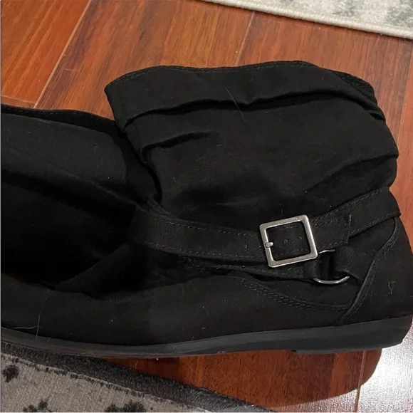 ⭐️LOWER EAST SIDE Black Scrunchie Ankle Boots- Size 9 - Picture 3 of 11